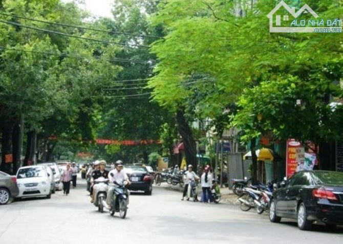 CÁCH 1 NHÀ RA PHỐ TÔ HIẾN THÀNH - 42m2 - 3 tầng