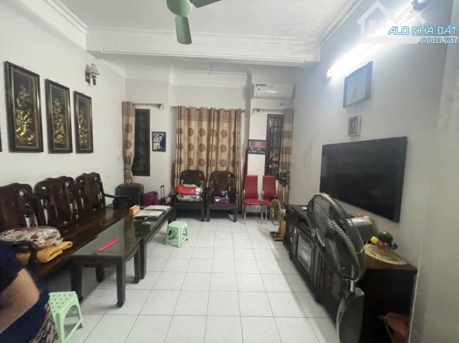 Bán nhà phố Bùi Thị Xuân, 35m2, 4 tầng, mặt tiền gần 7m, 11.3 tỷ, trung tâm, kinh doanh nh