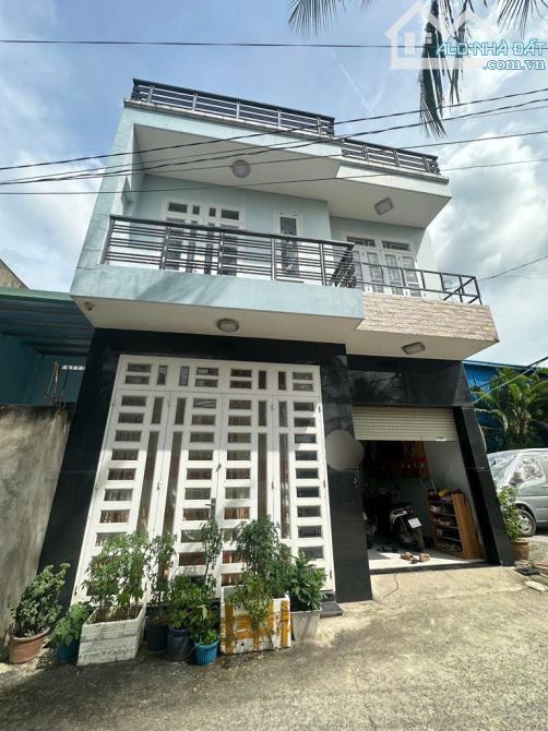 Bán gấp nhà 2 tầng mới tại Man Thiện, Tăng Nhơn Phú A, ô tô đỗ cửa, nhĩnh 4 tỷ