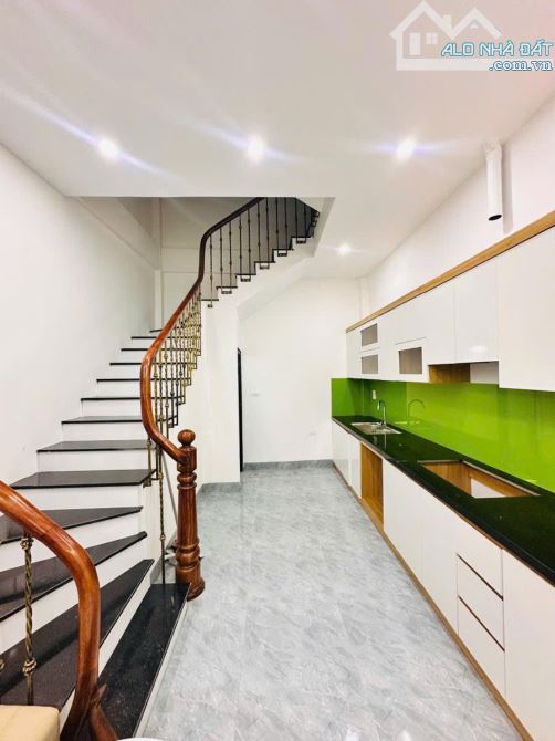 7 TỶ NHÀ PHẠM VĂN ĐỒNG - FULL NỘI THẤT - NGÕ THÔNG - 5 TẦNG - 30M2