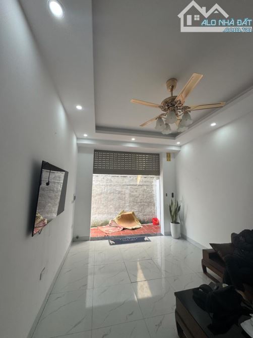 SIÊU HIẾM, QUANG TIẾN, VỊ TRÍ ĐẸP, NGÕ NÔNG, OTO ĐỖ CỔNG, DT 30m, 5 Tầng, Giá 6.3 tỷ