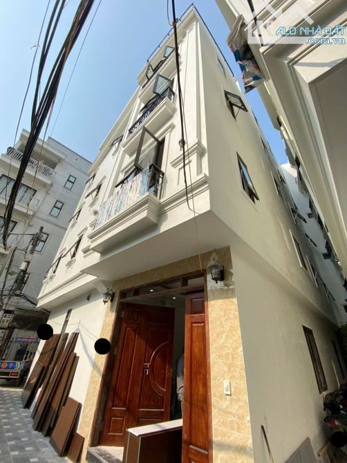 Nhà đẹp ở luôn mới full nội thất Văn Hội Bắc Từ Liêm. Sổ vuông 41m, 5 tầng MT3m4 Giá 6.6tỷ