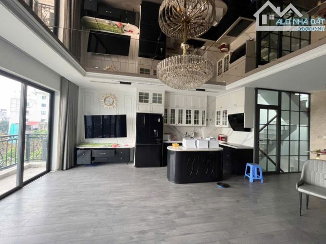 Nhà ngon Lạc Trung 74m 6 tầng ngõ vỉa hè Oto tránh - Vừa ở vừa làm văn phòng Giá 17,2 tỷ.