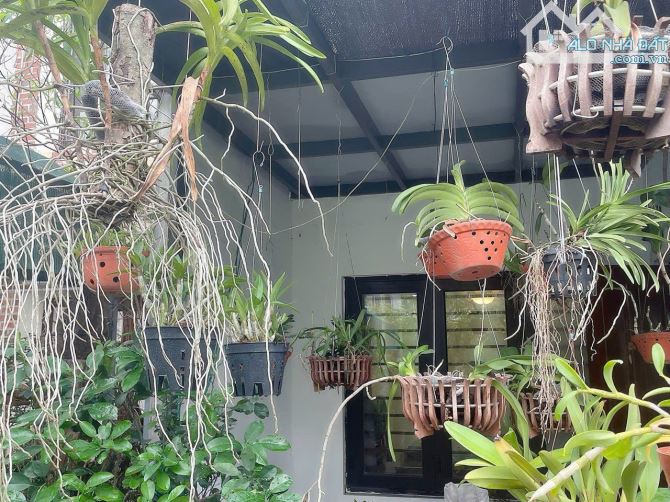 Bán căn LKBT Phùng Khoang 147m2*MT 7m. Phân lô Ôtô tránh vỉa hè. Sân vườn rộng. Giá 29 tỷ - 11