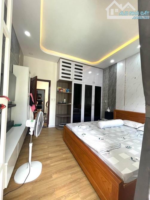 NGAY CẦU PHÚ XUÂN - HẺM 6M XE HƠI TRÁNH - NHÀ 3 TẦNG , Giá chỉ 5.7 Tỷ - 1