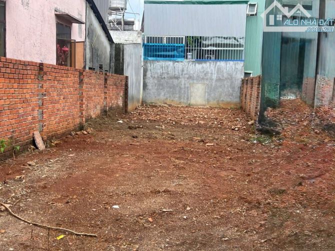 ĐẤT MẶT TIỀN LÊ MINH XUÂN: GIÁ 3,1 tỷ - 1