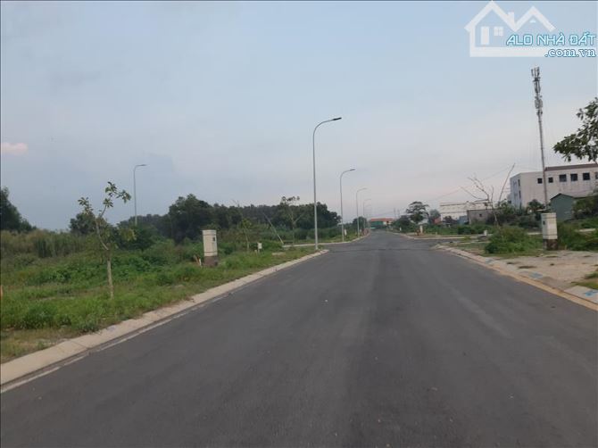 Chính chủ gửi bán đất mặt tiền đường số Tân Phú Trung, Củ Chi 240m2 - 1