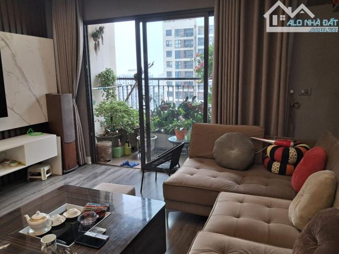 Bán chung cư cao cấp Greenpark Việt Hưng .DT:121m2 .3pn +2vs. Full nội thất - 1
