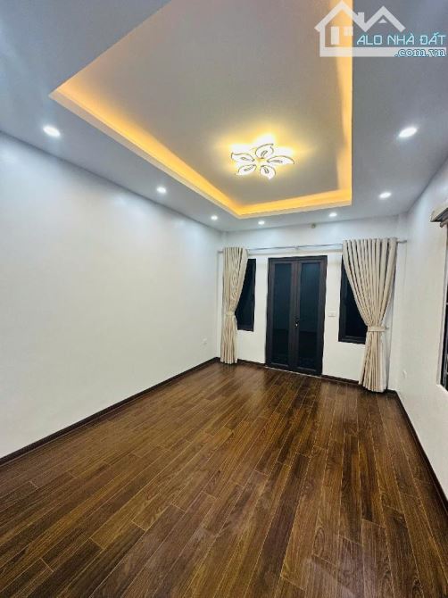 Chỉ 7.45 tỷ có nhà mới Hoàng Mai, HBT - 35m2, 4 ngủ, tặng toàn bộ NT mới toanh - 1