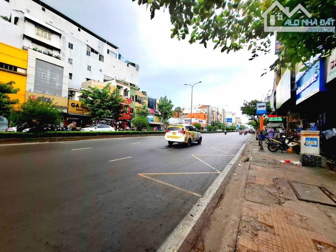 NHÀ CŨ TIỆN XÂY MỚI MẶT TIỀN HẺM 8M - ĐƯỜNG CỘNG HÒA - TÂN BÌNH - DT:110M2 - CHỈ 16,3 TỶ - 1