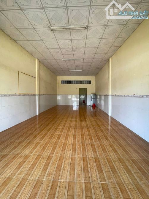 Bán nhà NGUYÊN giá nhà NÁT, 870triệu sang tên căn nhà đang cho thuê ngay Tân Xuân, Hóc Môn - 1