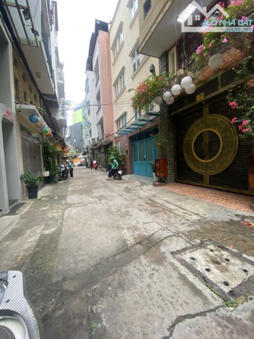 CHDV Cao cấp 6 lầu, thang máy, 4x20m, Thu nhập 200tr, P. Bến Thành, Q.1 - 1