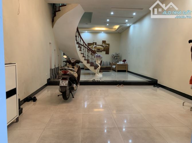 🌹18TR/THÁNG! Ô TÔ VÀO NHÀ! NHÀ ĐẸP! PHỐ NGUYỄN PHÚC LAI 60M2, 3.5 TẦNG, MT5M 🌹 - 1
