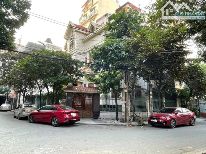 Biệt Thự Trần Kim Xuyến, Cầu Giấy 160m2, MT 10m, vỉa hè, ô tô, KD, giá 65  tỷ. - 1