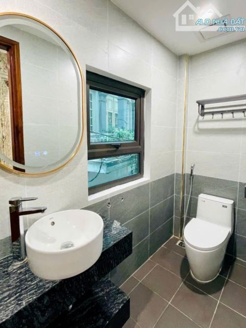 Bán gấp nhà-Liễu Giai-Đào Tấn-Linh Lang-Phan Kế Bính 40m2x7T lô góc, ô tô đỗ cửa, 1x tỷ - 1
