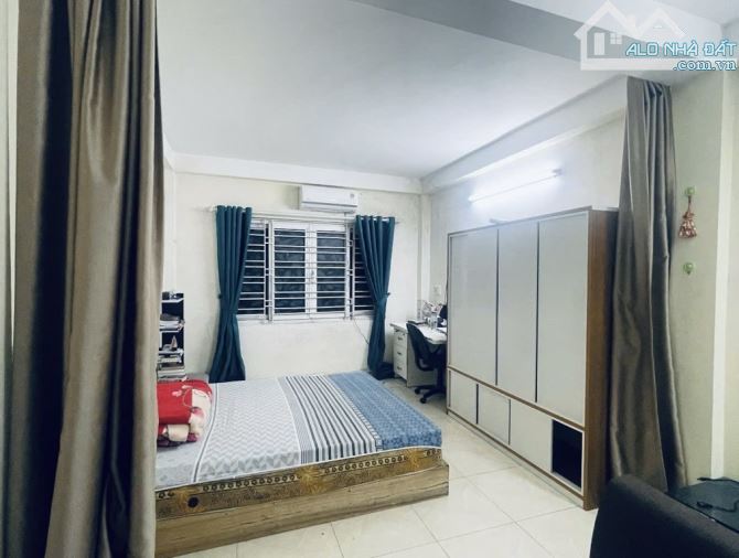 HOÀNG QUỐC VIỆT - PHẠM VĂN ĐỒNG - LÔ GÓC - CÁCH OTO 80m *Dt 40m2* 7 TỶ - 1