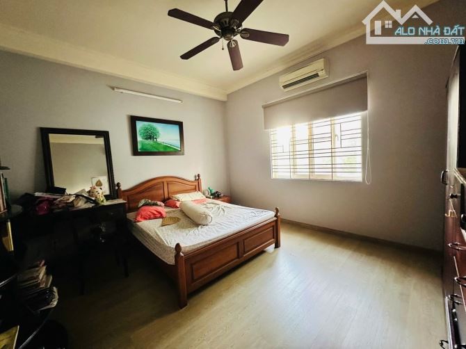 BIỆT THỰ KHU NAM LONG QUẬN 7, 8x24M, 4 TẦNG, 7PN, 5WC, GẦN TRẦN TRỌNG CUNG - 1