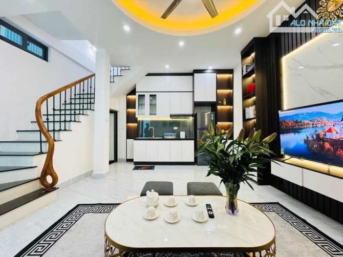 Bán nhà Hào Nam Đống Đa 39m2x4T ô tô đỗ cách vài bước chân chỉ nhỉnh 8 tỷ - 1