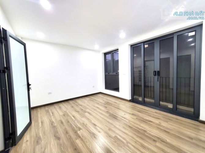 NHÀ ĐẸP Ở LUÔN MẶT NGÕ KHÂM THIÊN-DT33M2-5 TẦNG-MT4.2M-GIÁ CHỈ 7.4 TỶ - 1