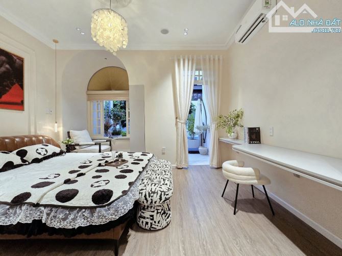 VỊ TRÍ ĐẮC ĐỊA!! MẶT PHỐ LƯƠNG VĂN CAN - LÔ GÓC - 55M2 -4 TẦNG - 5M MẶT TIỀN- ÔTÔ TRÁNH - 1