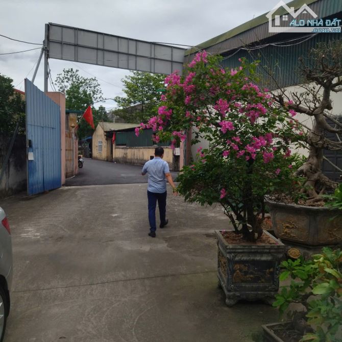 Cho thuê kho đường Văn Tiến Dũng, Bắc Từ Liêm, HN. DT 500m, có điện 3fa, xe công đỗ cửa. G - 1