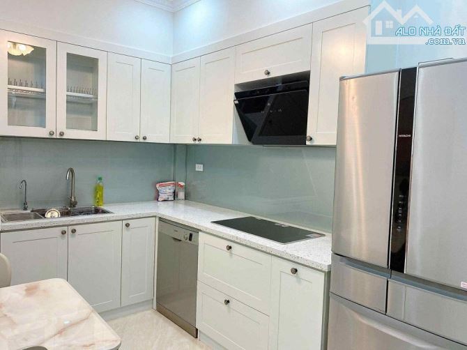 Bán nhà Tây Mỗ, 36m², hơn 5 tỷ – oto VF3 đỗ cổng – dân xây, chủ để lại gần hết đồ - 1
