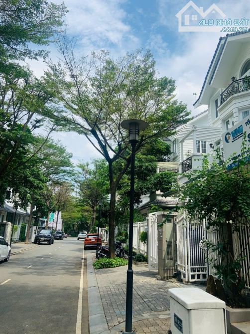 Biệt Thự Sài Gòn Pearl 92 Nguyễn Hữu Cảnh Phường 22 - giáp Q1, Hầm 4 TẦNG, Giá : 93 Tỷ TL - 1