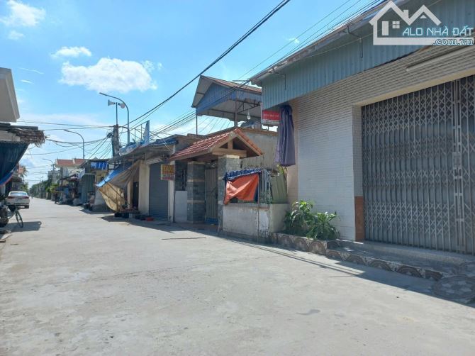 Duy nhất lô 81m mặt đường liên Thôn Hoàng Động cạnh chợ kinh doanh buôn bán cực tốt 2,x tỷ - 1