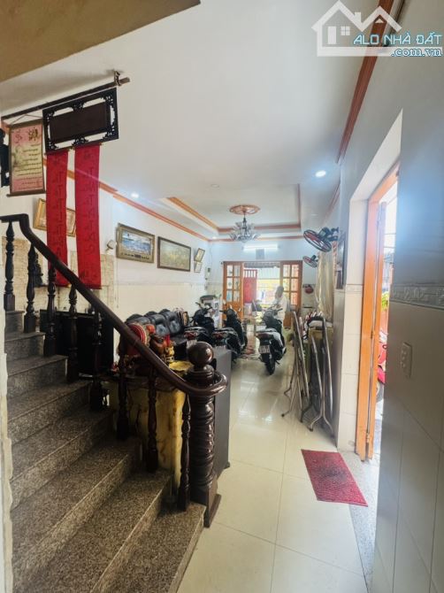 BÁN NHÀ MT Nguyễn Hữu Tiến, Tân Phú 4 tầng 123m2 (5,6x22). KD đỉnh. Giá chỉ 17,7 tỷ - 1