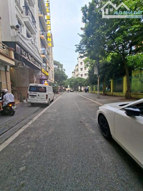 PHỐ TRẠM 29 tỷ 90m 3 TẦNG VỈA HÈ Ô TÔ, SÁT PHỐ, LONG BIÊN - 1