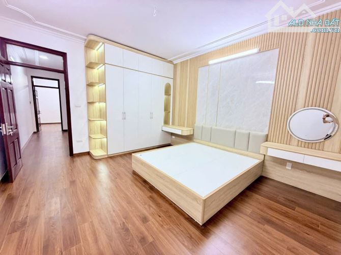 Bán nhà 5 tầng 70m2 với thiết kế đẹp từ trong ra ngoài gần khu đô thị Hinode, Hoài Đức! - 1