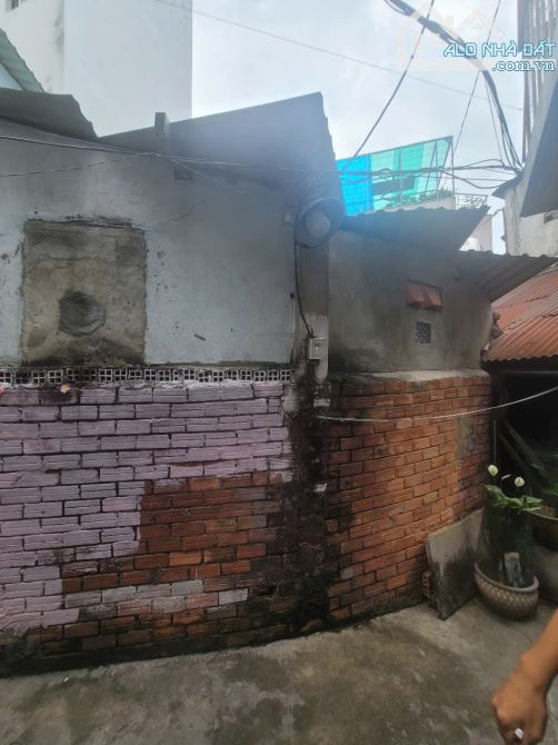 Nhà bán: đường CMTT .Q 3. DTSD 77,7m2. C4. Giá 8,5 tỷ - 1