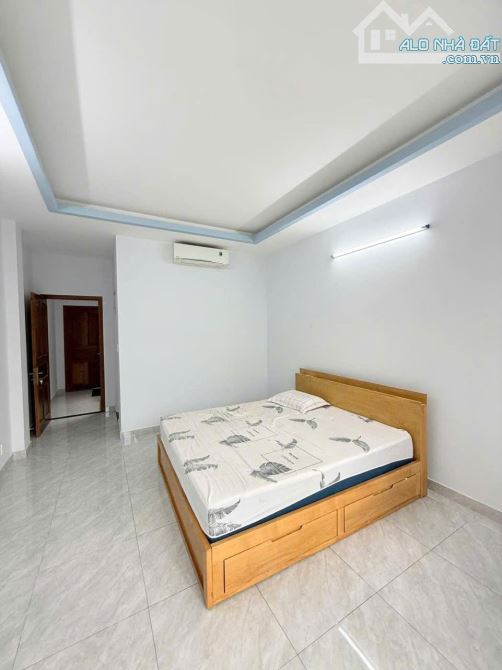 NHÀ MẶT TIỀN CÁCH AEONMALL 100M - KHU TÊN LỬA - 4TẦNG MỚI ĐẸP 4PN 5WC KHÉP KÍN- NHỎ 9 TỶTL - 1