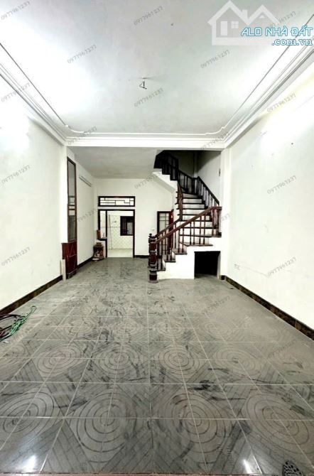 BÁN NHÀ PHÙNG CHÍ KIÊN 56m2 × 4T × MT 4,3m. 2 Ô TÔ TRÁNH + Ô CHỜ THANG MÁY + VỈA HÈ - 1