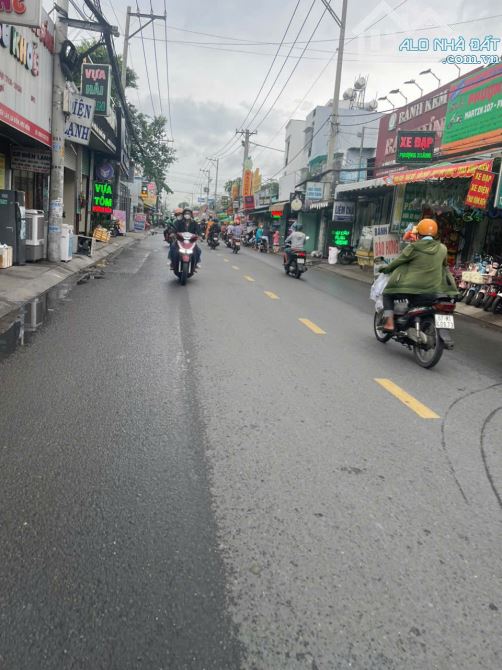 Bán nhà mặt tiền 8x40m giá 17 tỷ Đường Phan Văn Đối - 1