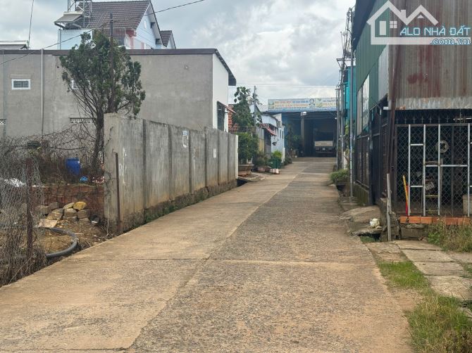 Bán đất gần Sân Bay Liên Khương  Dt 6x53m tc72m2 giá 2,1ty đường bàn cờ - 1