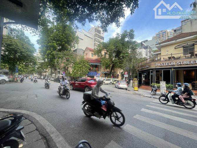 CÁCH 1 NHÀ RA PHỐ TÔ HIẾN THÀNH - 42m2 - 3 tầng - 1