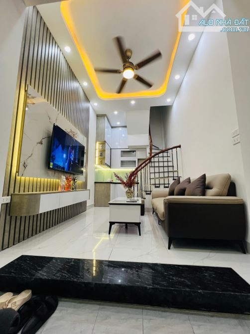 BÁN NHÀ PHỐ KHƯƠNG THƯỢNG. QUẬN ĐỐNG ĐA .DT 28/32M2.4 TẦNG .GIÁ 4.39 TỶ. - 1