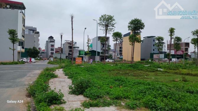 Bán đất Phân Lô Xuân Phương, 110m2, mặt tiền 11m, vỉa hè, ô tô tránh - Xây tòa cực đẹp - 1