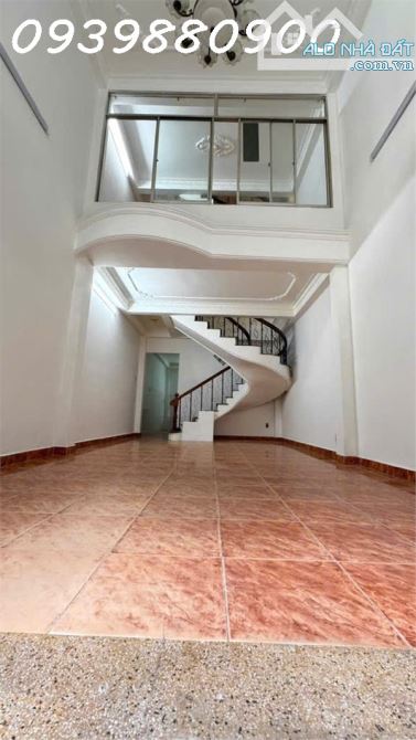 30m ra MT Huỳnh Văn Bánh - 3 tầng BTCT - 54m2 - 7,45Tỷ TL. - 1