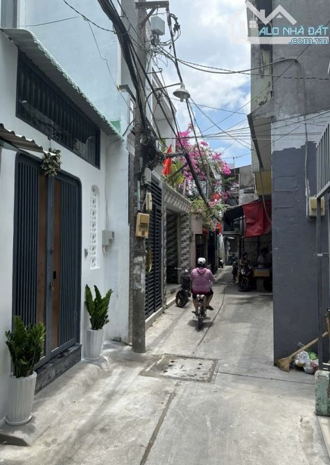 Tân Hòa Đông , P14 , Q6. -DT : 3 x 11 ,3 tầng. Giá 4,9 tỷ TL.   -Kết cấu : Trệt 2 lầu - 12