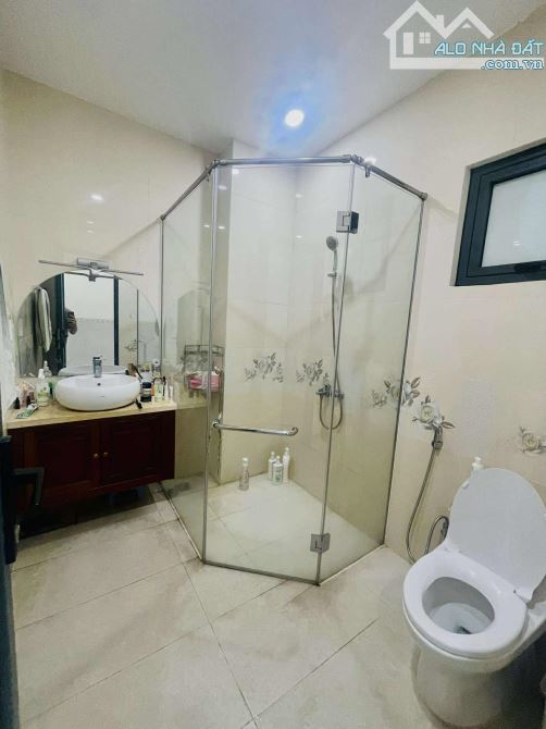 NHÀ LÊ QUANG ĐỊNH 4 TẦNG 135m2 NỞ HẬU, 7 PN ĐANG CHO THUÊ - GIÁ 19.9 TỶ - 12