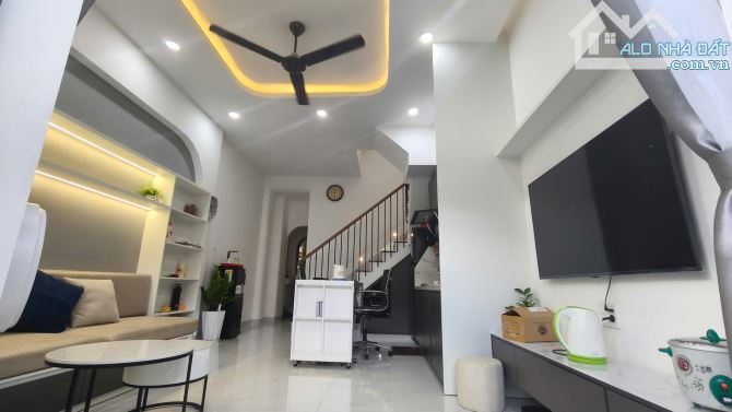 NHÀ ĐẸP 3 TẦNG - SÁT KDL SUỐI TIỀN - NHỈNH 5 TỶ - FULL NỘI THẤT - 13