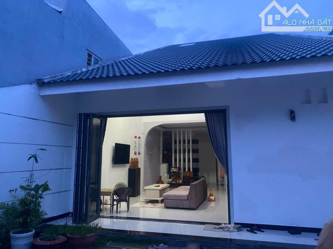 Bán Nhà mặt tiền đường Nguyễn Tất Thành (ngang 8m) kết nối sân bay Cam Ranh - 2