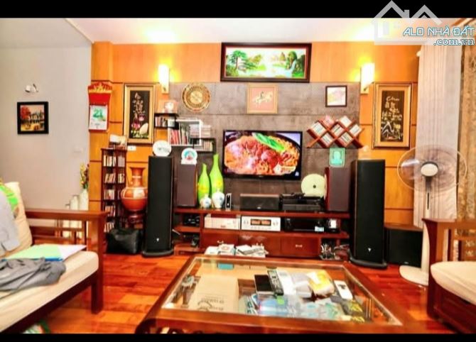 Cần bán nhà mặt ngõ Nguyên Hồng ô tô chánh đỗ kinh doanh sầm uất. - 2