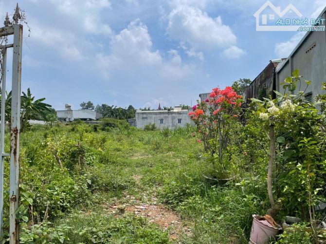 》B.án lô Biệt Thư 1000m2 Sổ riêng có 100m2 thổ cư. P - Tân Biên . ●Vị trí : Gần CV30/4. Gầ - 2