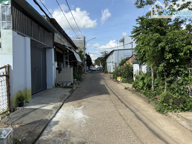 ĐẤT MẶT TIỀN LÊ MINH XUÂN: GIÁ 3,1 tỷ - 2