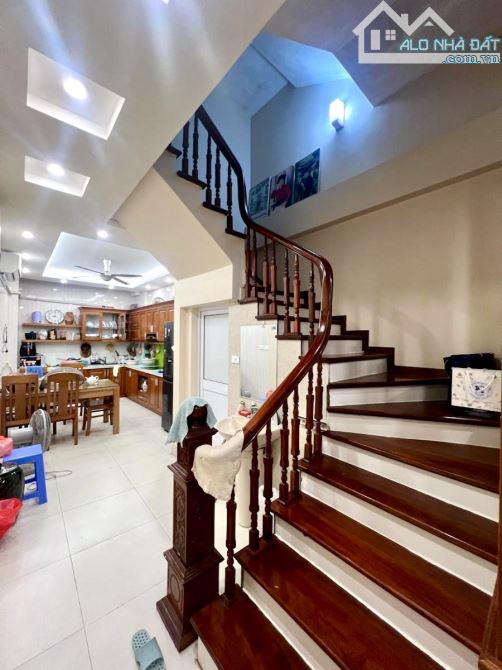 10 Đồng có Siêu Phẩm Láng Hạ 51,5m2 - Ô Tô tránh 10m - Vị Trí Kim Cương - Ngõ kinh doanh - 2