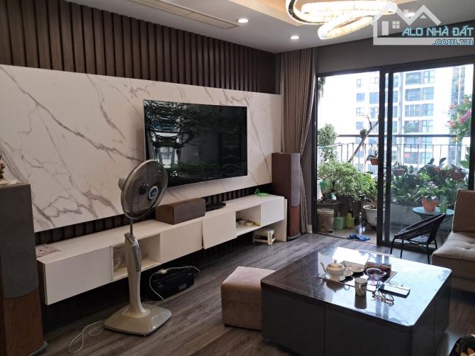 Bán chung cư cao cấp Greenpark Việt Hưng .DT:121m2 .3pn +2vs. Full nội thất - 2