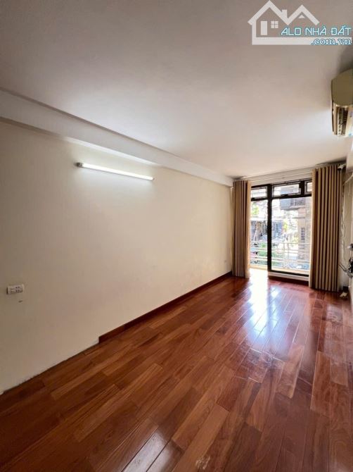 Bán nhà Nguyễn Trãi, Thanh Xuân. Diện tích 32m2, 5 tầng. Ô tô đỗ cửa. Giá 7,98 tỷ - 2